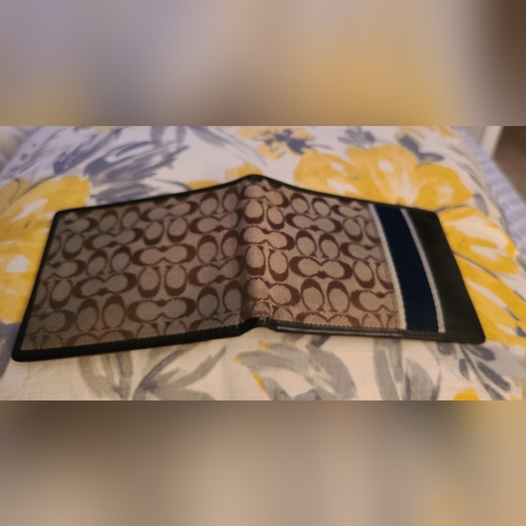 Mens Coach wallet - Picture 4 of 6